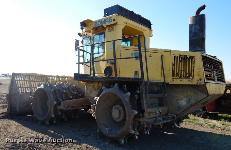 image for item IQ9639 2002 Bomag 772RB  landfill compactor