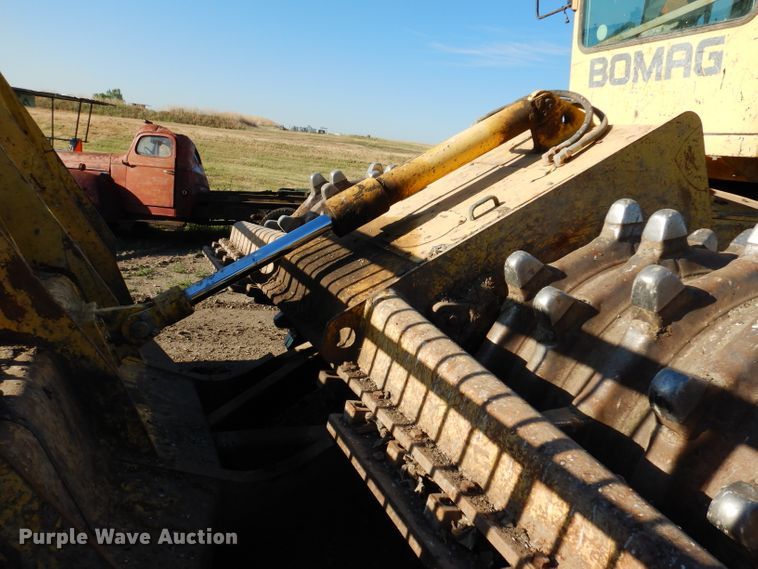 image for item IQ9639 2002 Bomag 772RB  landfill compactor