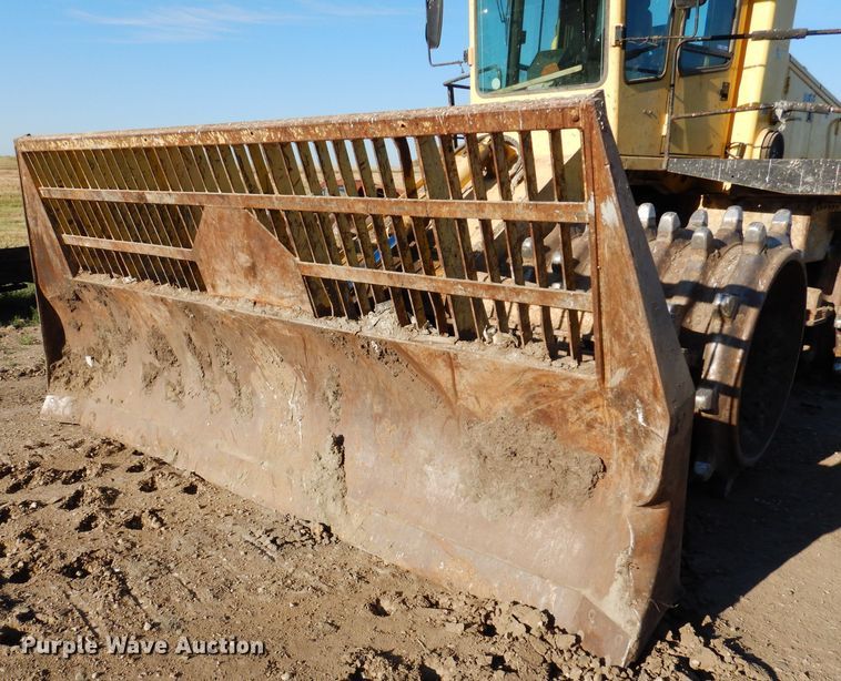 image for item IQ9639 2002 Bomag 772RB  landfill compactor