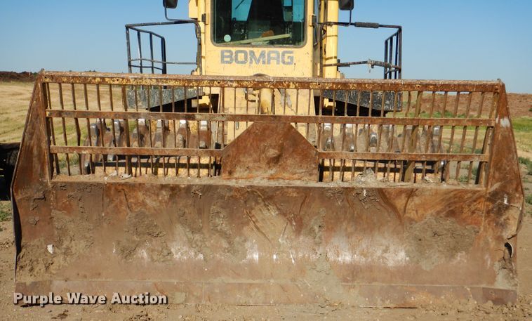 image for item IQ9639 2002 Bomag 772RB  landfill compactor