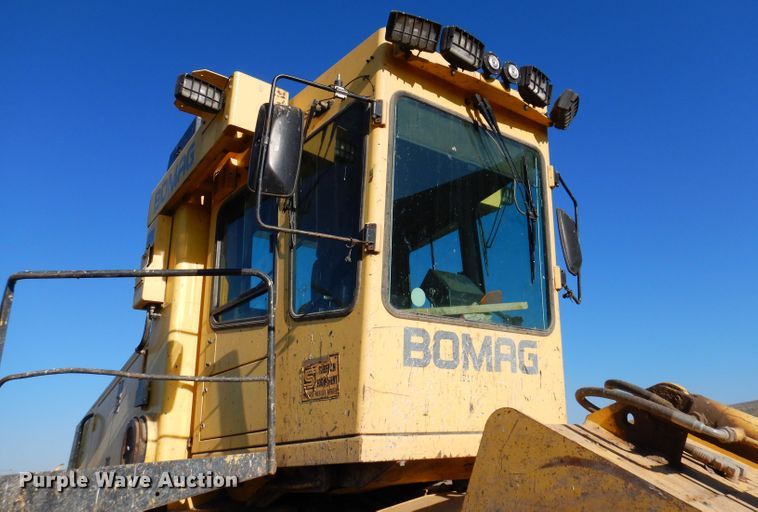 image for item IQ9639 2002 Bomag 772RB  landfill compactor