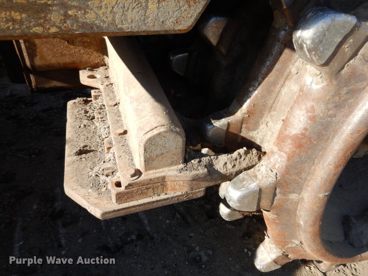 image for item IQ9639 2002 Bomag 772RB  landfill compactor