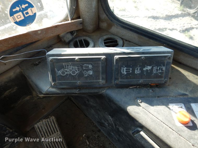 image for item IQ9639 2002 Bomag 772RB  landfill compactor