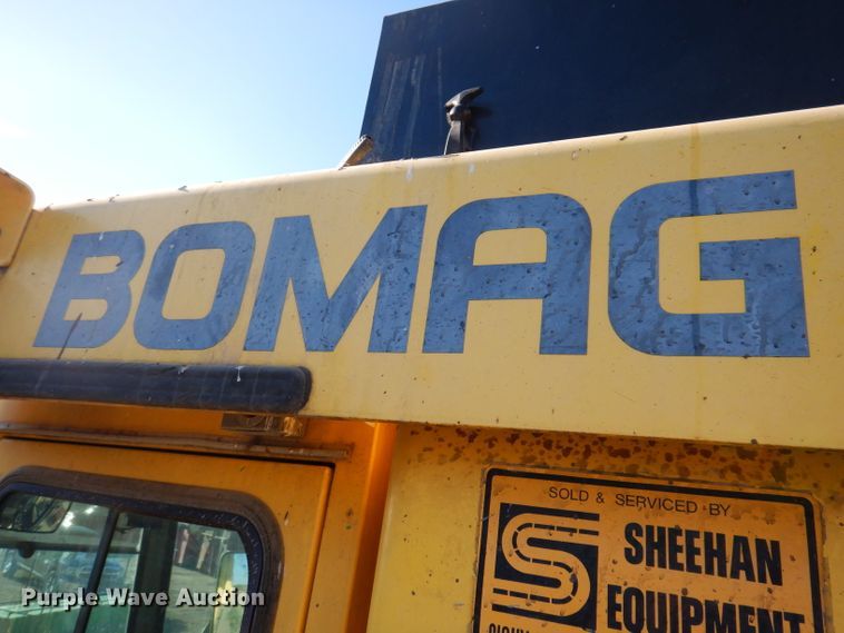 image for item IQ9639 2002 Bomag 772RB  landfill compactor