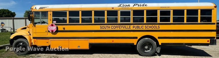 image for item IR9940 2006 IC PB 105  school bus