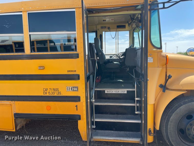 image for item IR9940 2006 IC PB 105  school bus