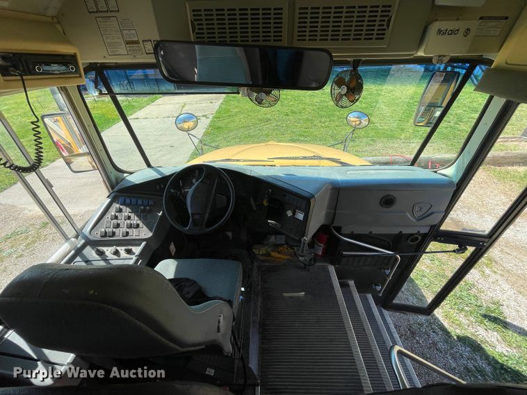 image for item IR9940 2006 IC PB 105  school bus