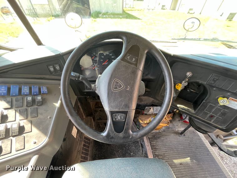 image for item IR9940 2006 IC PB 105  school bus