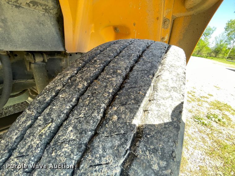 image for item IR9940 2006 IC PB 105  school bus