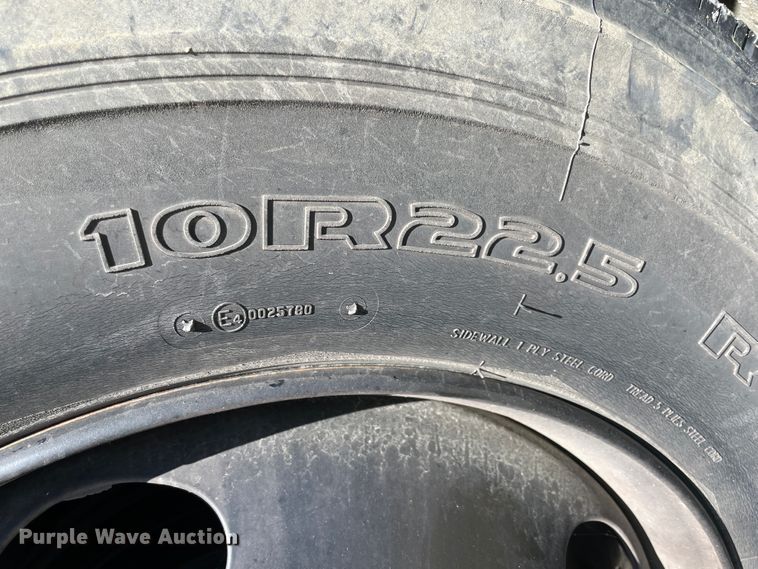 image for item IR9940 2006 IC PB 105  school bus