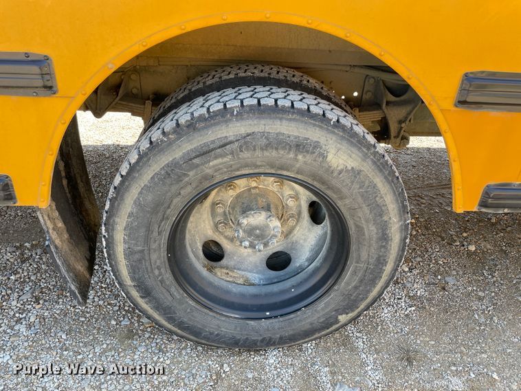 image for item IR9940 2006 IC PB 105  school bus