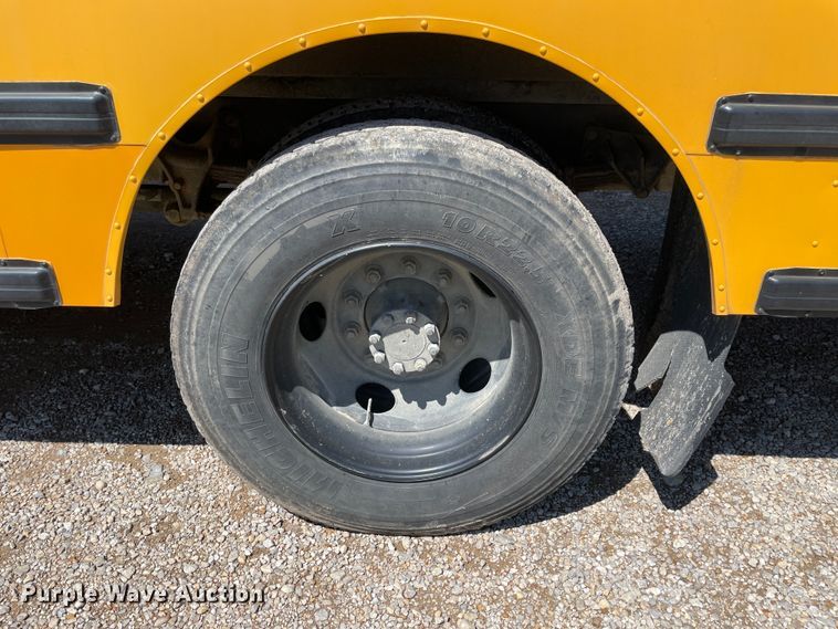 image for item IR9940 2006 IC PB 105  school bus