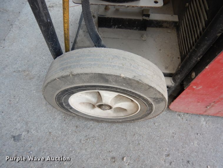 image for item IS9225 Robinair 17500B  refrigerant recovery and recycling sytem