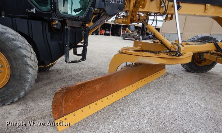 image for item IT9113 2013 Caterpillar 12M2  motor grader