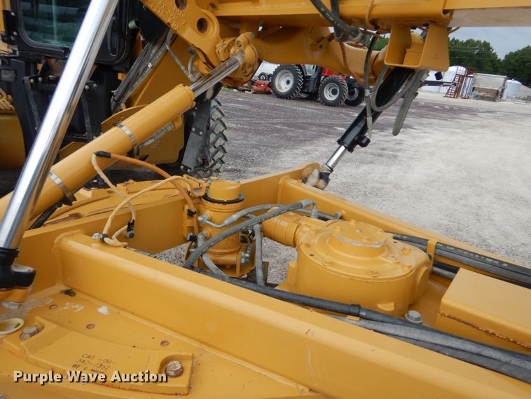 image for item IT9113 2013 Caterpillar 12M2  motor grader