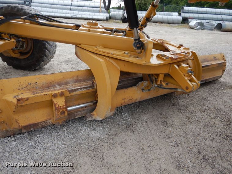 image for item IT9113 2013 Caterpillar 12M2  motor grader