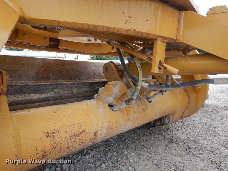 image for item IT9113 2013 Caterpillar 12M2  motor grader