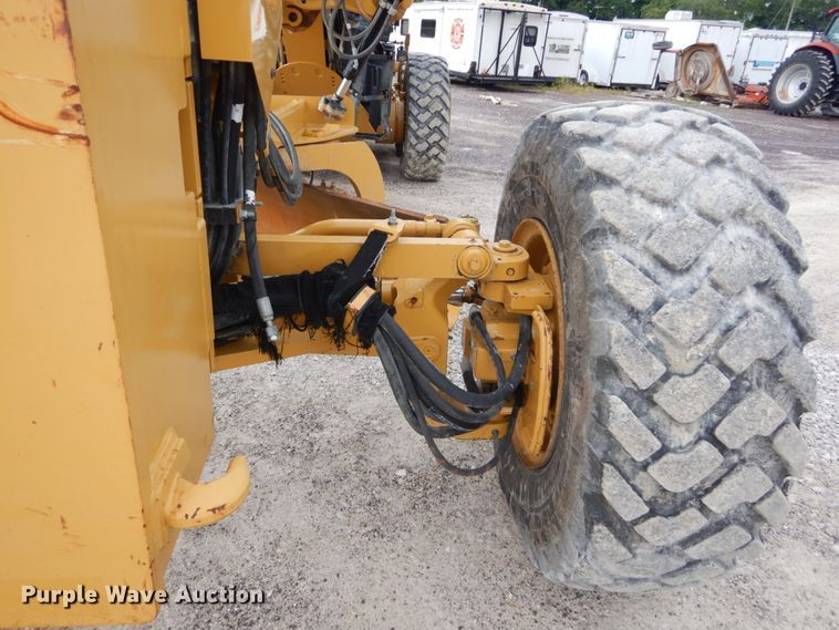 image for item IT9113 2013 Caterpillar 12M2  motor grader