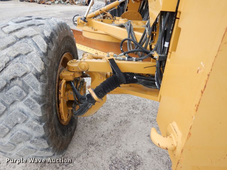 image for item IT9113 2013 Caterpillar 12M2  motor grader