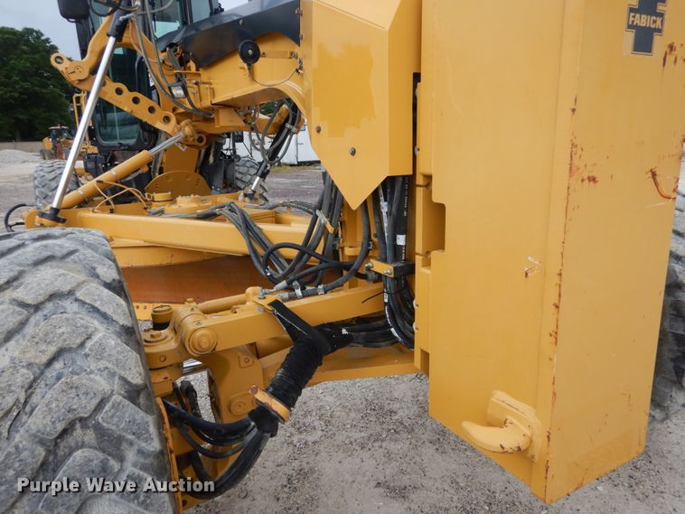 image for item IT9113 2013 Caterpillar 12M2  motor grader