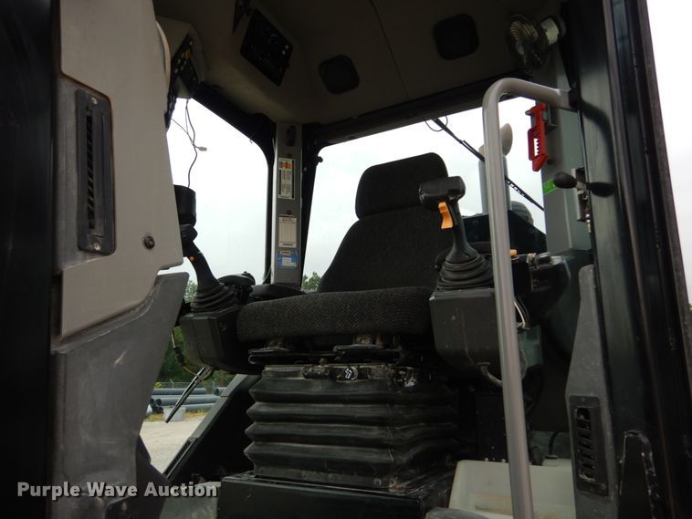 image for item IT9113 2013 Caterpillar 12M2  motor grader