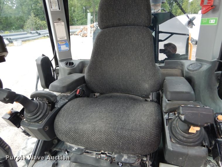 image for item IT9113 2013 Caterpillar 12M2  motor grader