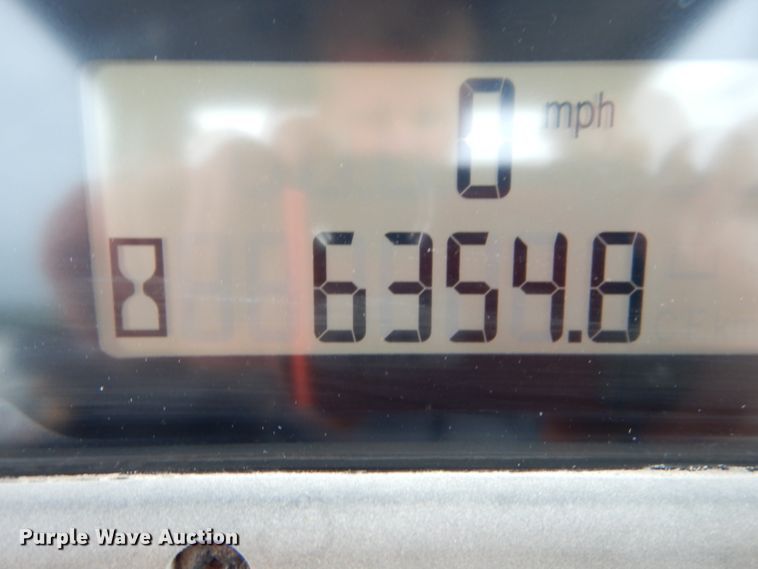 image for item IT9113 2013 Caterpillar 12M2  motor grader