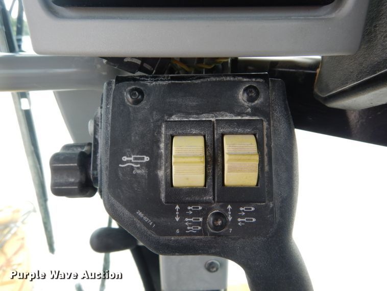 image for item IT9113 2013 Caterpillar 12M2  motor grader