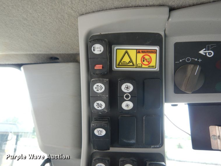 image for item IT9113 2013 Caterpillar 12M2  motor grader