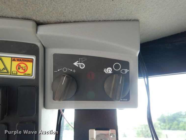 image for item IT9113 2013 Caterpillar 12M2  motor grader