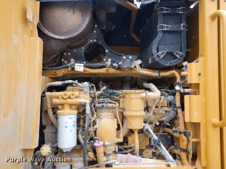 image for item IT9113 2013 Caterpillar 12M2  motor grader