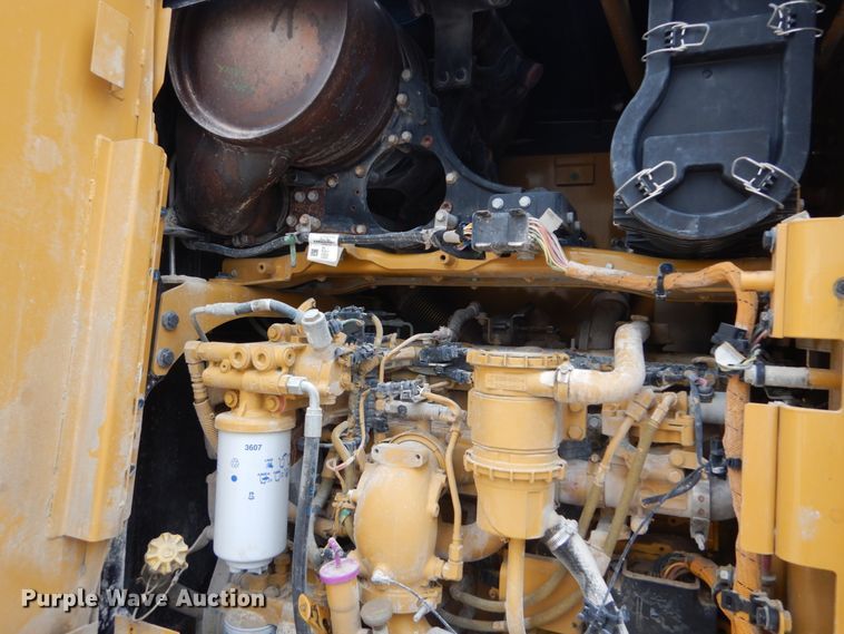 image for item IT9113 2013 Caterpillar 12M2  motor grader