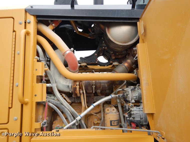 image for item IT9113 2013 Caterpillar 12M2  motor grader