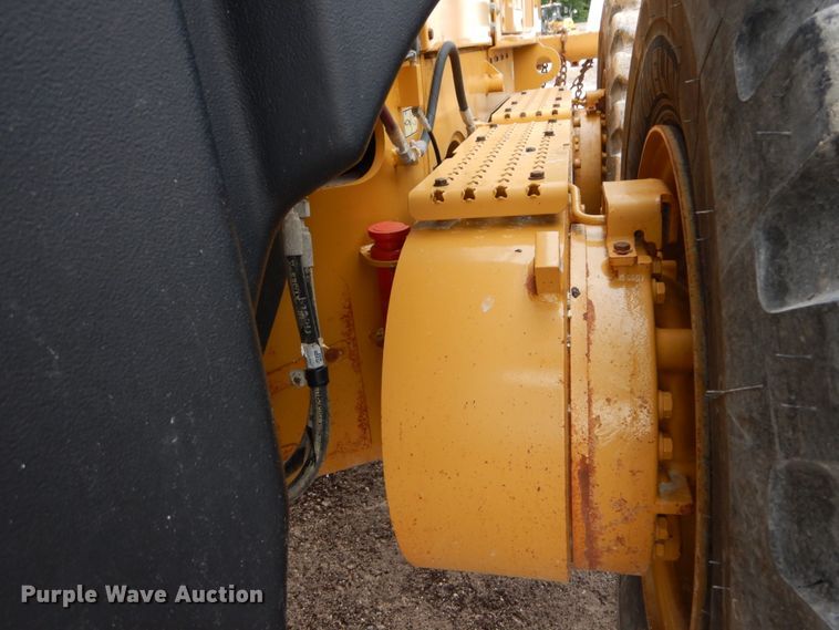 image for item IT9113 2013 Caterpillar 12M2  motor grader