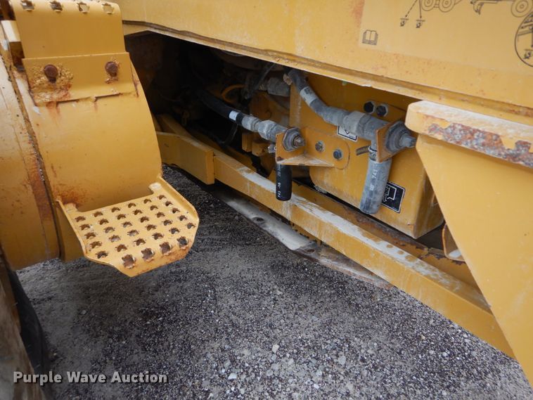 image for item IT9113 2013 Caterpillar 12M2  motor grader