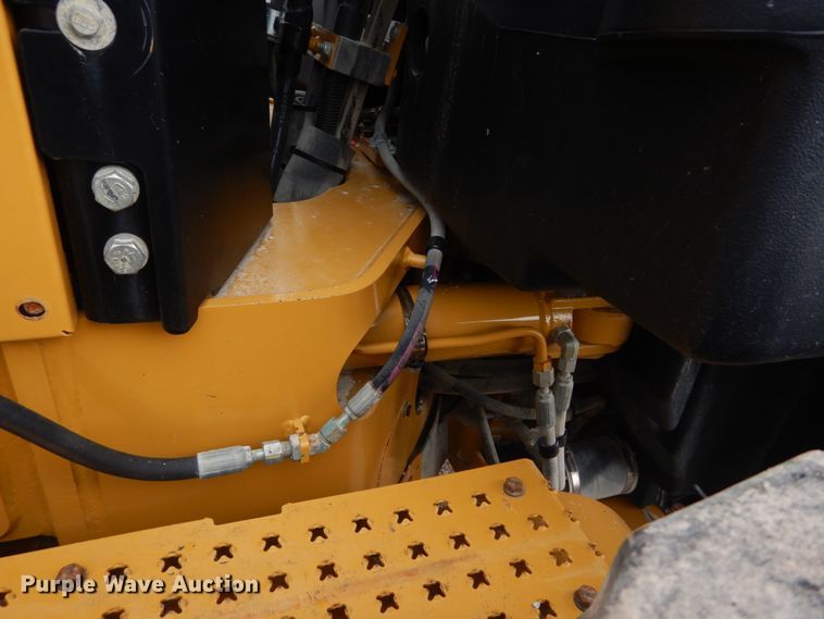 image for item IT9113 2013 Caterpillar 12M2  motor grader