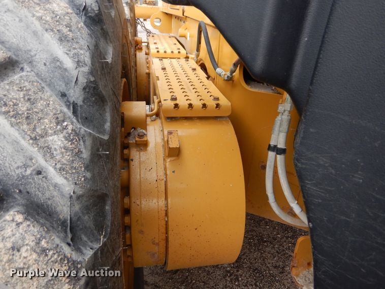 image for item IT9113 2013 Caterpillar 12M2  motor grader