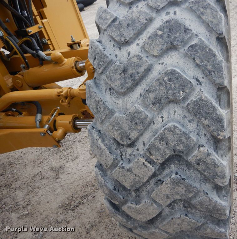 image for item IT9113 2013 Caterpillar 12M2  motor grader