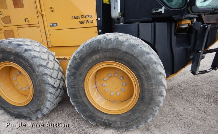 image for item IT9113 2013 Caterpillar 12M2  motor grader