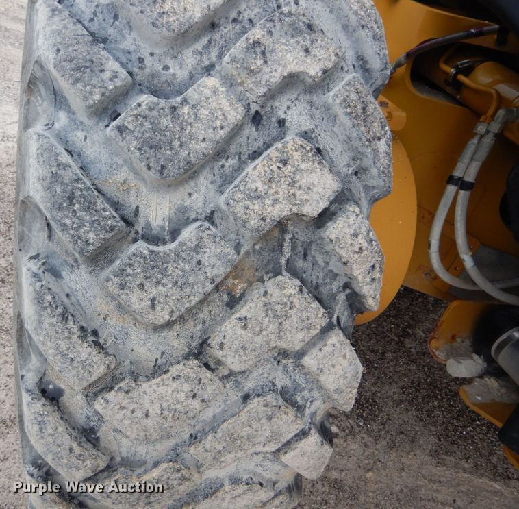 image for item IT9113 2013 Caterpillar 12M2  motor grader