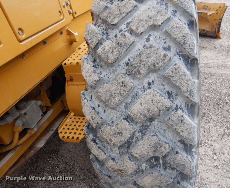 image for item IT9113 2013 Caterpillar 12M2  motor grader