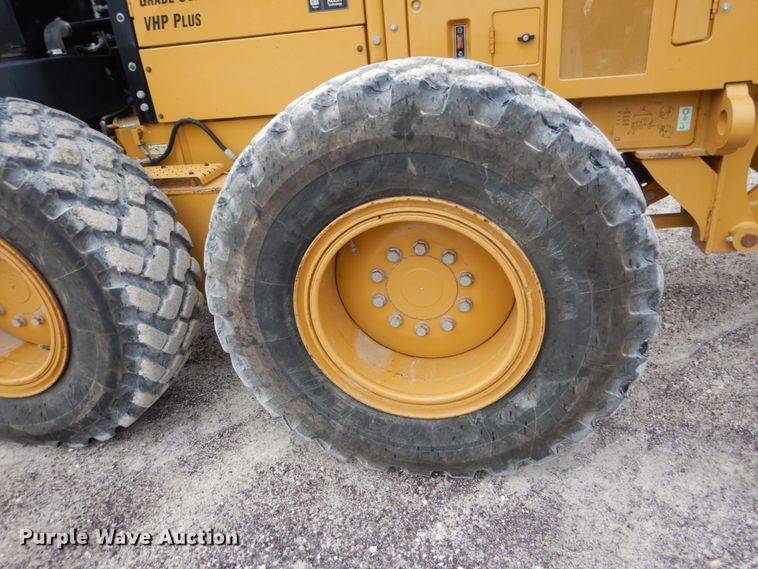 image for item IT9113 2013 Caterpillar 12M2  motor grader