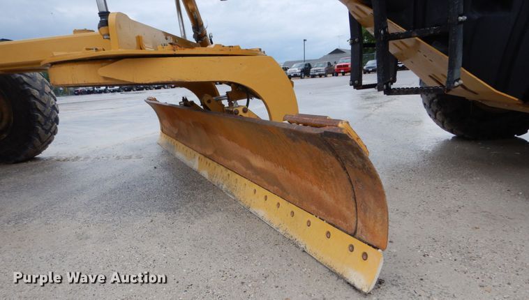 image for item IT9114 2012 Caterpillar 140M2 VHP  motor grader