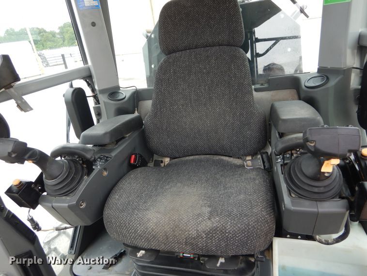 image for item IT9114 2012 Caterpillar 140M2 VHP  motor grader