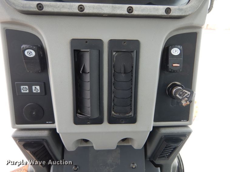 image for item IT9114 2012 Caterpillar 140M2 VHP  motor grader