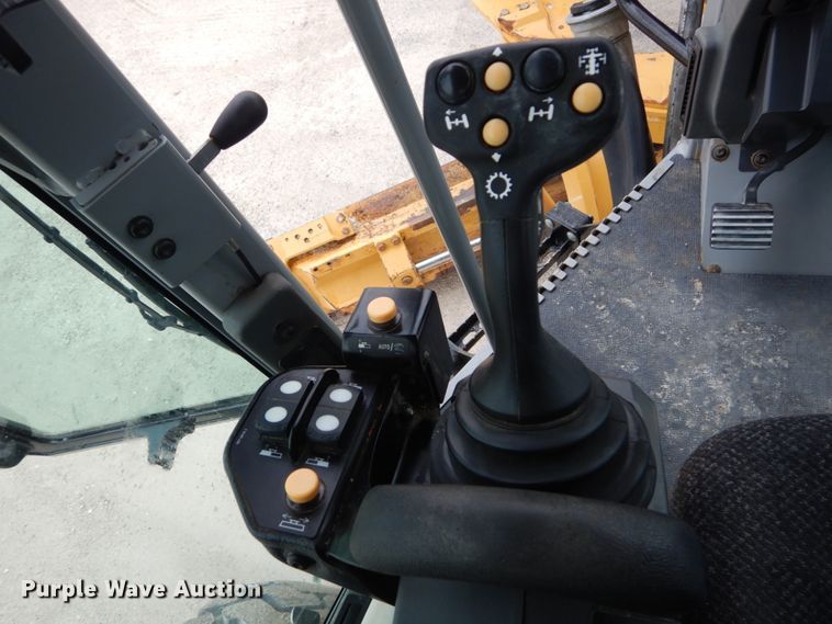 image for item IT9114 2012 Caterpillar 140M2 VHP  motor grader