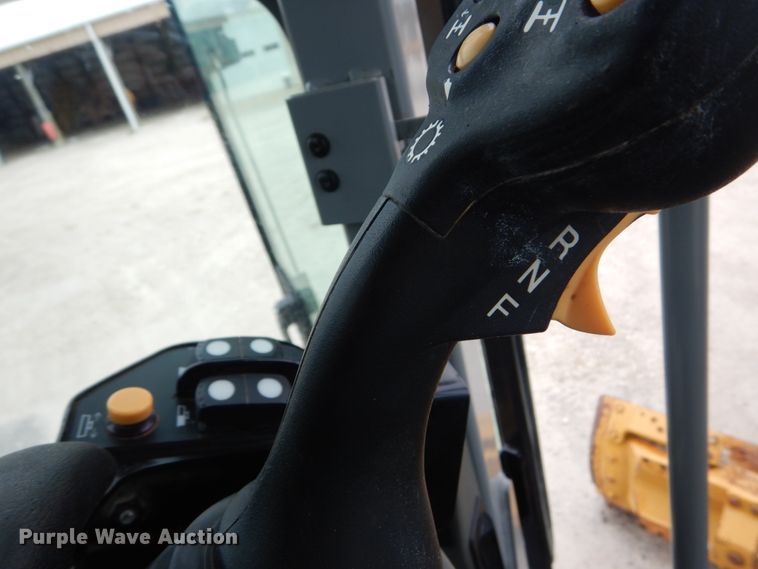 image for item IT9114 2012 Caterpillar 140M2 VHP  motor grader