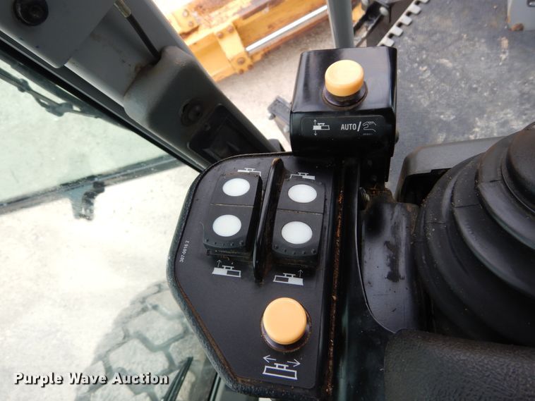 image for item IT9114 2012 Caterpillar 140M2 VHP  motor grader