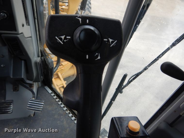 image for item IT9114 2012 Caterpillar 140M2 VHP  motor grader