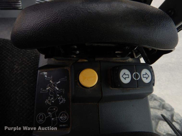 image for item IT9114 2012 Caterpillar 140M2 VHP  motor grader